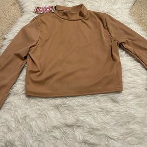 Long sleeve crop top in a beautiful peachy nude color
